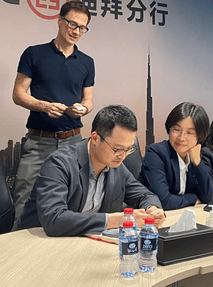 Klaus explaining a concept