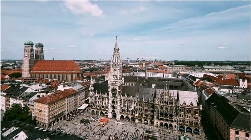 Walking Around in Munich photo 2